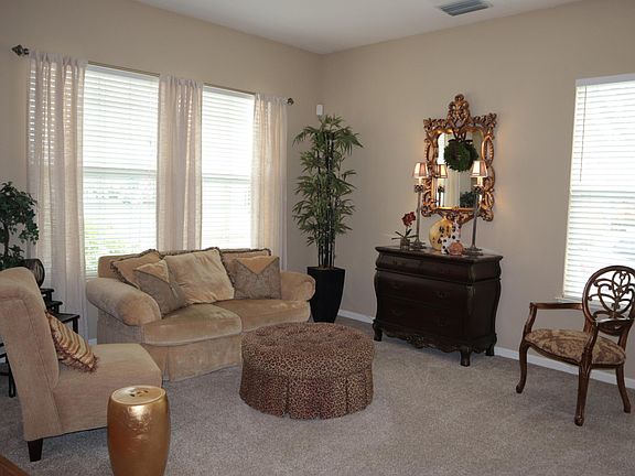 4th image of 5 Glentress Ct
