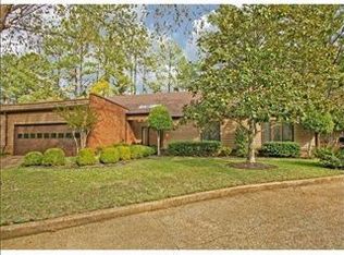 2000 Farmington Bend Dr, Germantown, TN 38138