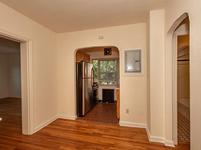 1br Near Uc, Daap & Hospitals | Prime Riddle Road Location — Photo 19