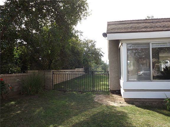 3rd image of 23062 Magnolia Glen Dr