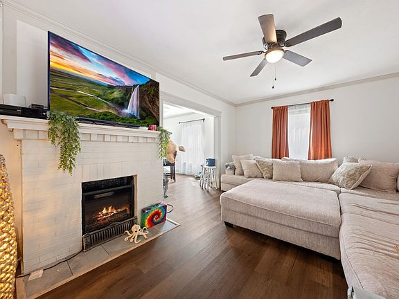 4th image of 426 Lawrence St