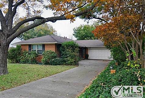 2nd image of 721 Nottingham Dr