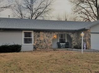 1536 E Walnut Lawn St, Springfield, MO 65804