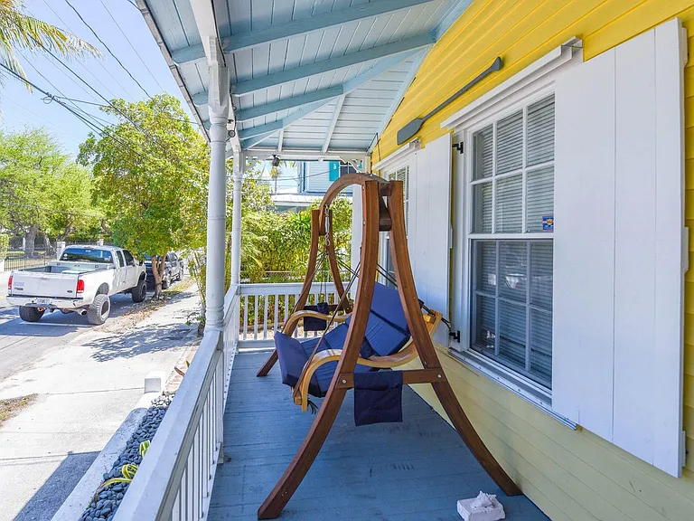 524 White St — Photo 7
