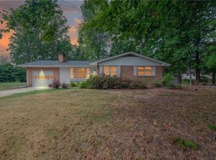 17 Satinwood Ln, Newport News, VA 23602