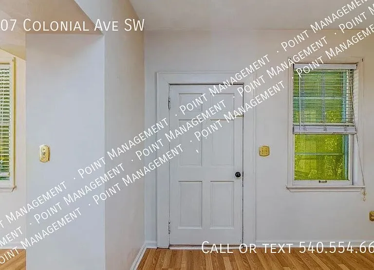 2407 Colonial Ave SW — Photo 4
