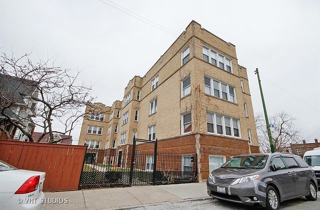 1st image of 3040 W Diversey Ave APT 3N