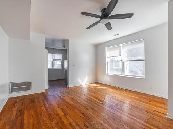 2306 W Rosemont Ave, Chicago, IL