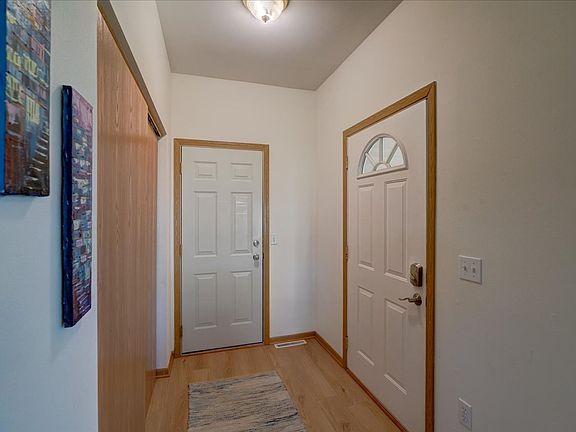 3rd image of 4022-4024 Dolphin Dr