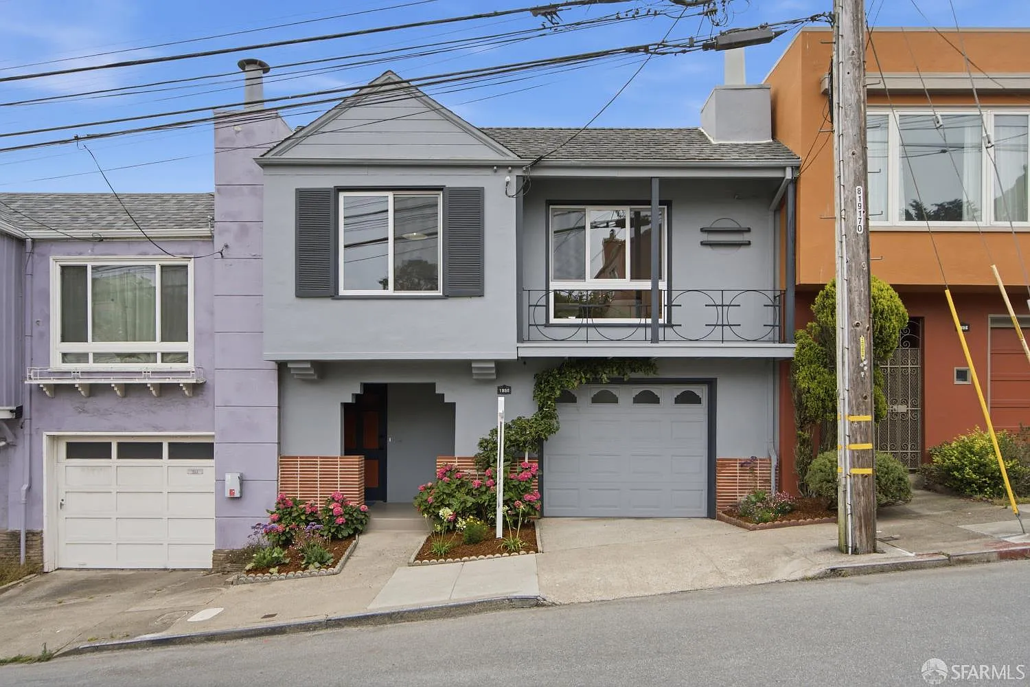 1950 11th Ave - Photo 2