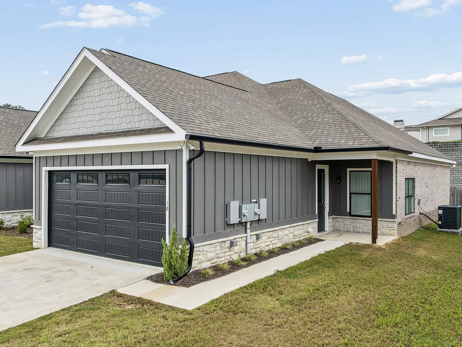 Crescent Place — Photo 1