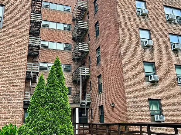 213-08 73rd Ave #6L, Queens, NY 11364