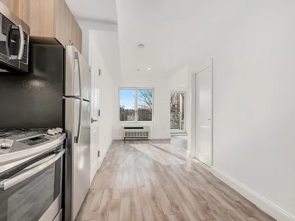 28-20 Astoria Boulevard image 1 of 8