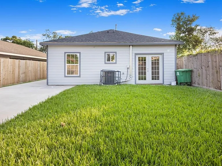 3234 Berry St — Photo 27