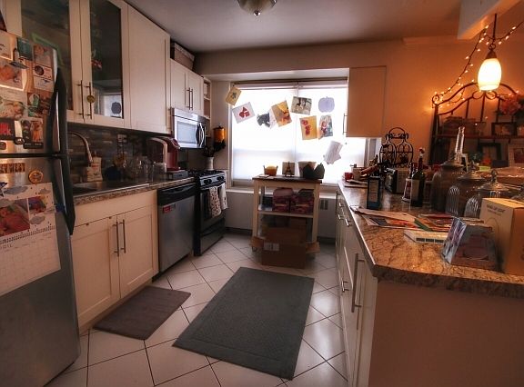 2nd image of 3950 N Lake Shore Dr APT 211