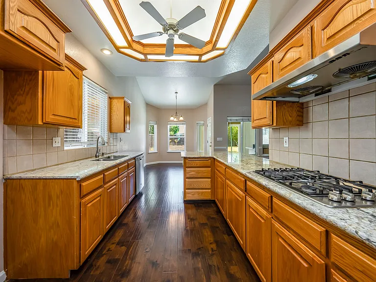 5857 W Millbrae Ave — Photo 13