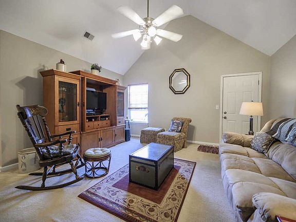 5th image of 4213 Nandina Ct