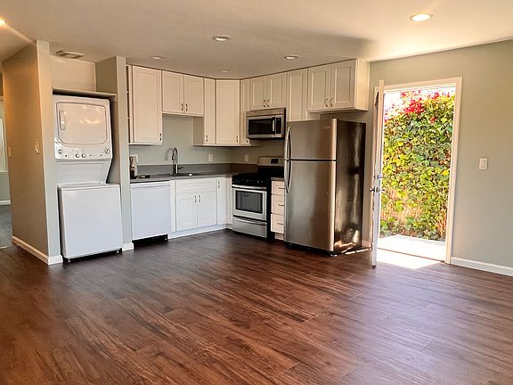 4th image of 3246 Idlewild Way