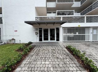 1030 9th St APT 204, Miami Beach, FL 33139
