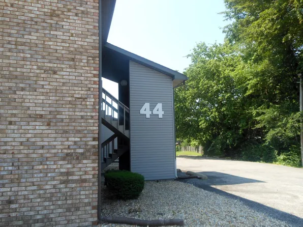 44 Orchard Dr APT 11, Belleville, IL 62221