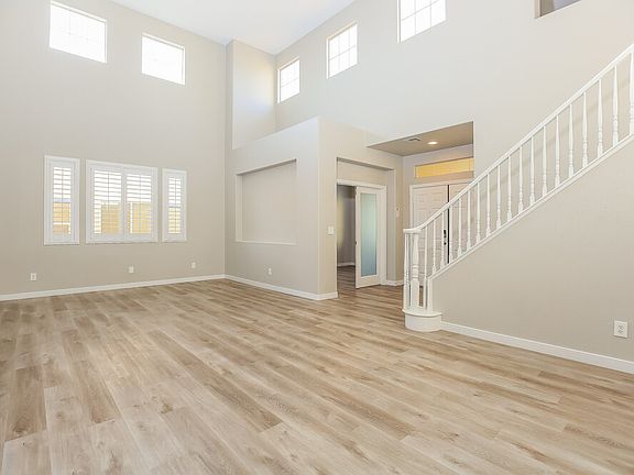 4th image of 9996 Shady Glade Ct