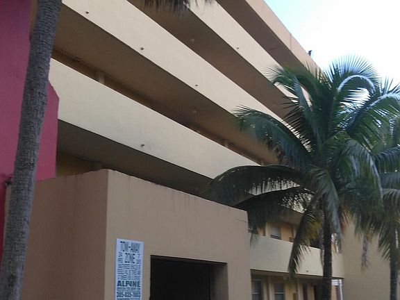 3rd image of 9180 Fontainebleau Blvd APT 203