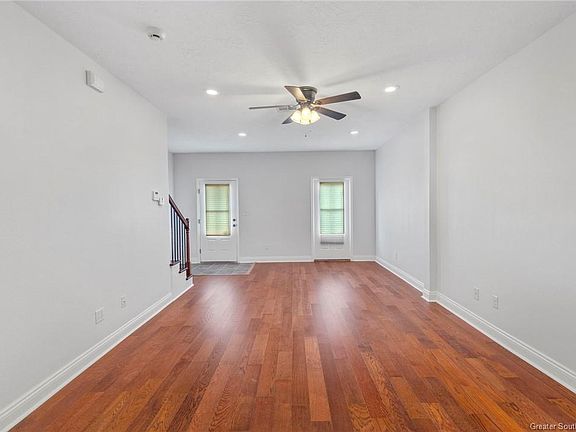 3rd image of 4400 Brown St #X