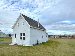 17 Paquet Ave, Souris, PE C0A2B0