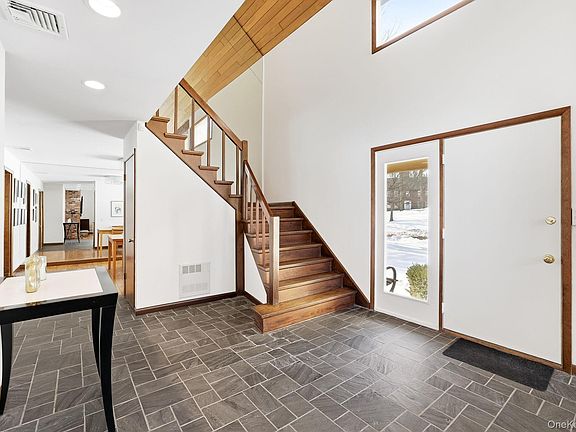 3rd image of 114 Old Lyme Road