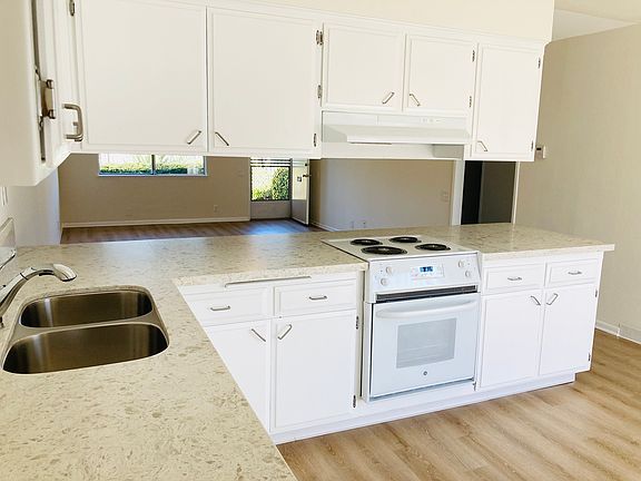 Large Kitchen.