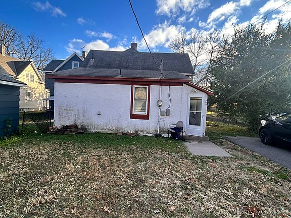 3rd image of 727 Maryland Ave E