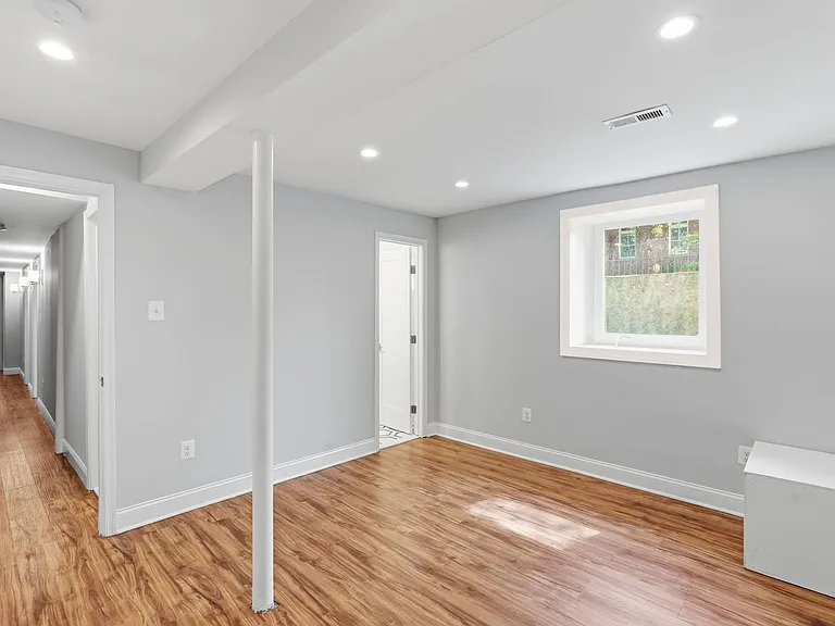 1618 1st St NE — Photo 14