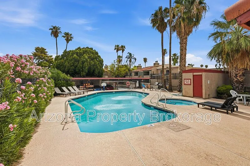 2 bed, 2.0 bath, 1124 sqft, $1,545 — Photo 4