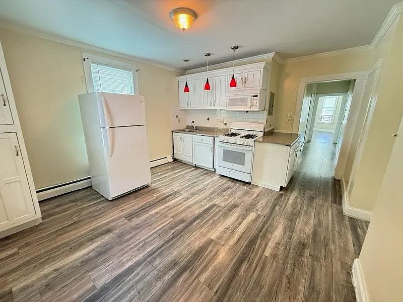 3 bed, $870 — Photo 3