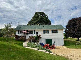 W1295 Mohns Clark Rd, Brodhead, WI 53520
