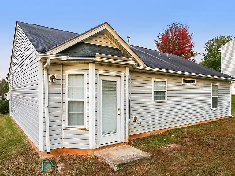 5880 Mahogany Pl SW — Photo 14