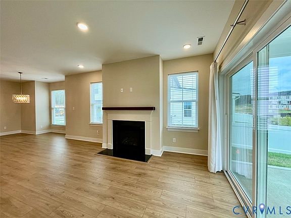 5th image of 6812 Oasis Breeze Ln