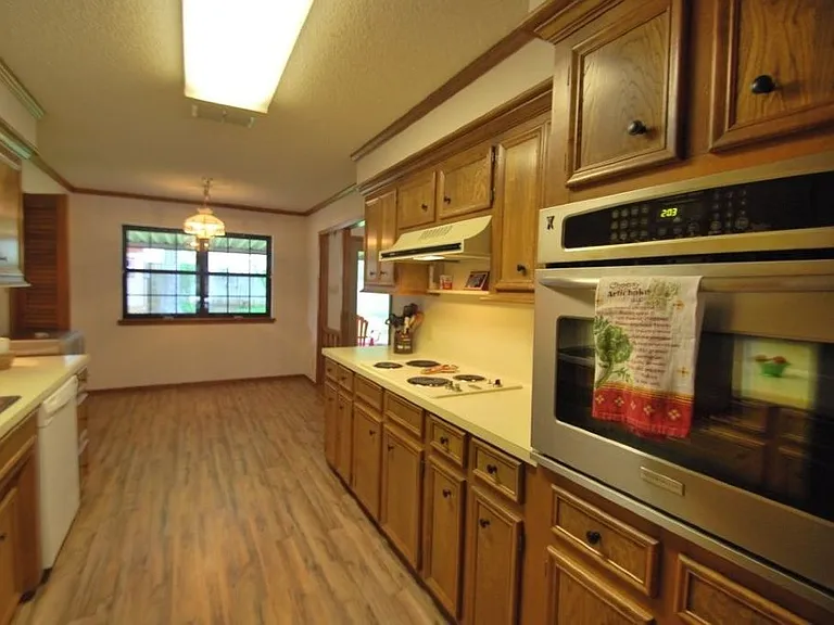 601 W Rieck Rd — Photo 13