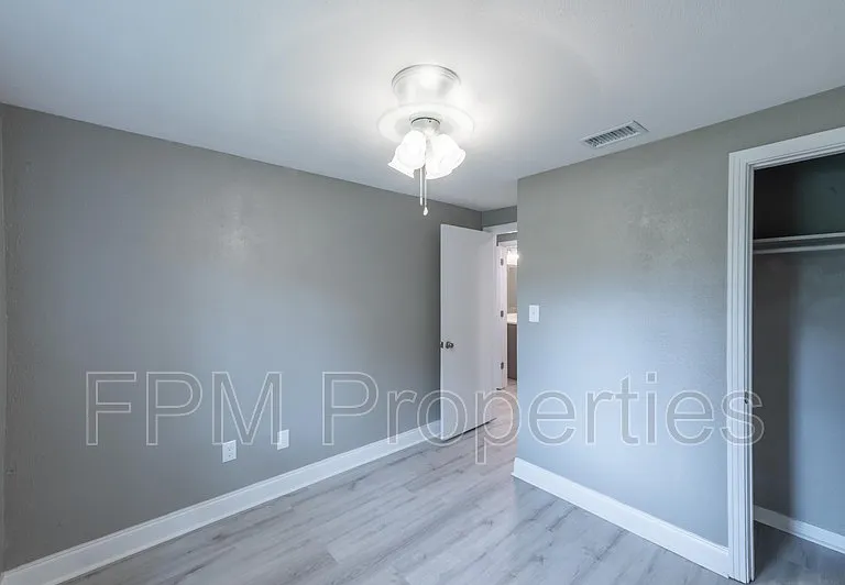 7832 Newton Rd — Photo 29