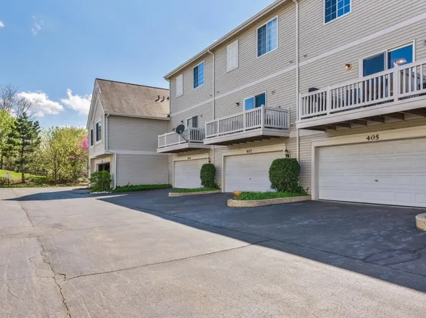 406 Cary Woods Cir, Cary, IL 60013