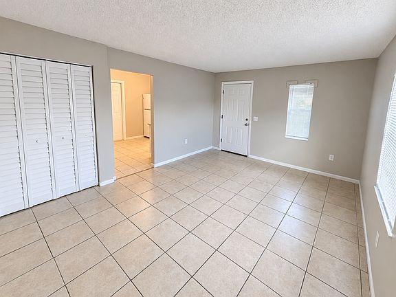 5th image of 215 25th St SW