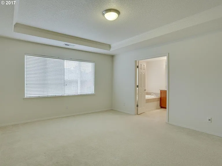 13583 NW Henninger Ln — Photo 14