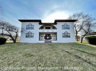 1502 Peck St APT 3, Muskegon, MI 49441