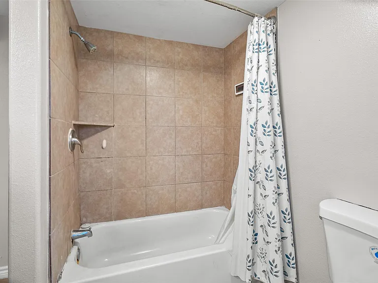 7900 Tri City Beach Rd #B — Photo 15