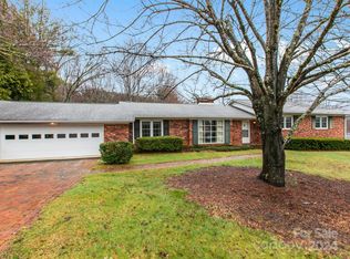 65 Crabapple Ln, Asheville, NC 28804