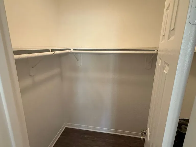 Park Plaza Apartments — Photo 102