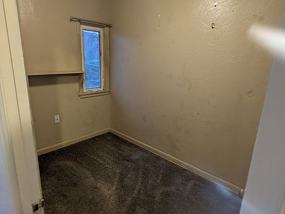 2nd image of 636 S Palouse St #10