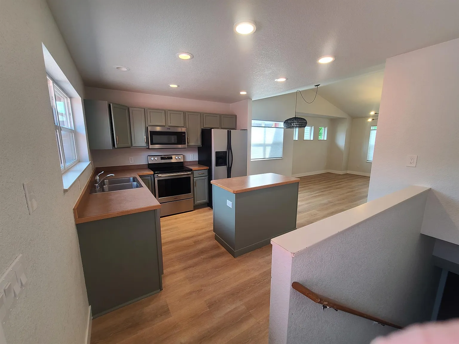 4260 Diagon — Photo 2