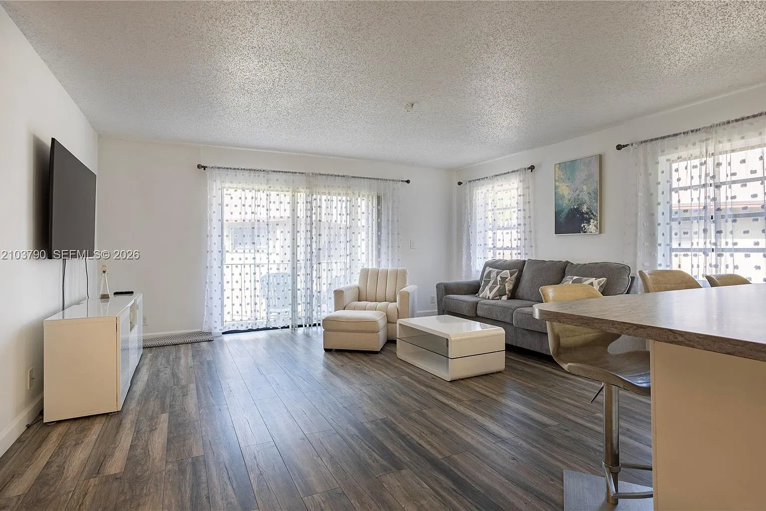 Condominium 17 Of Lightho — Photo 3