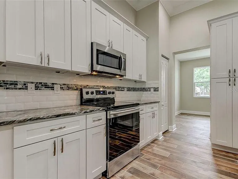 2309 W Saint John St — Photo 14